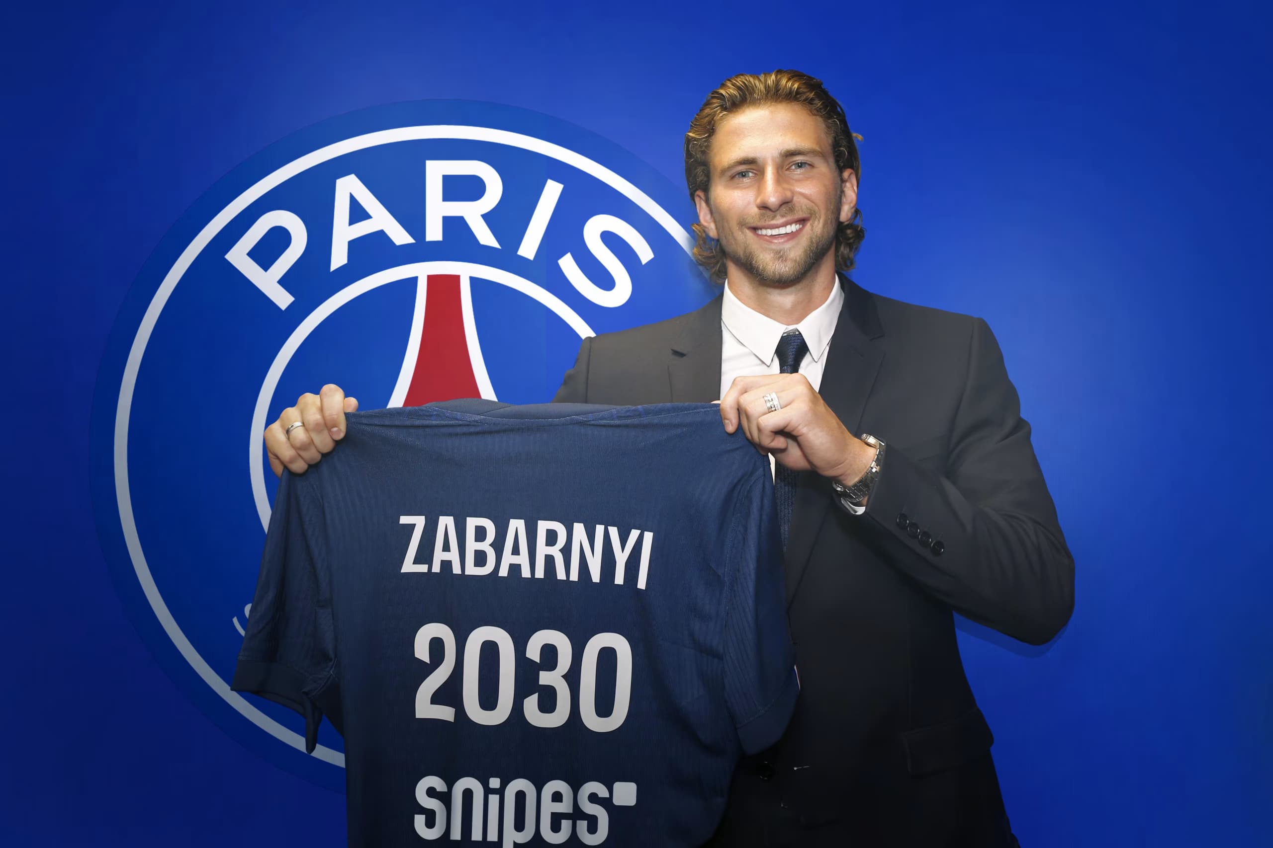 Illia Zabarnyi rejoint officiellement le PSG et débutera à Udine
