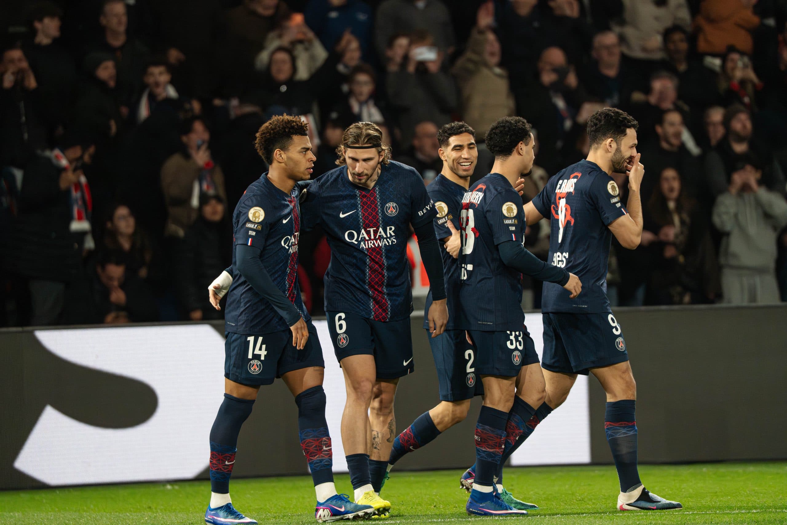 Peu emballant, le PSG dispose de Metz et récupère le trône de la Ligue 1